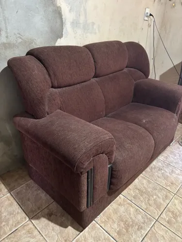 VENDO SOFÁ DOIS LUGARES MARROM