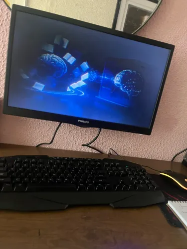 PC Gamer Ryzen 5 4600G, 16GB RAM, SSD 240GB + RGB