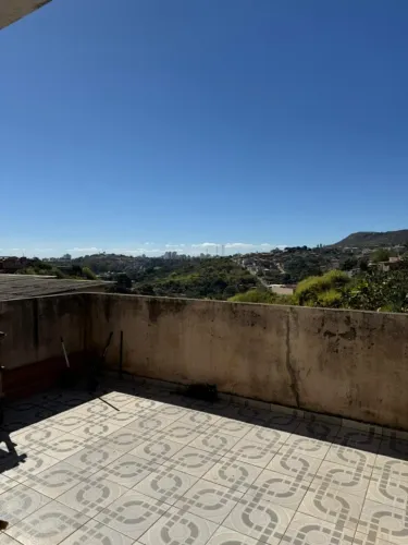 Casa na Vila Cemig, 2 quartos 1 vaga de garagem