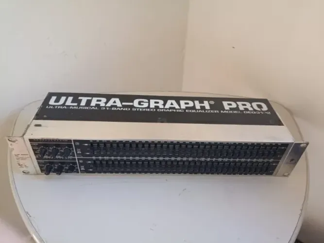 Equalizador Behringer GEQ3102 31 bandas
