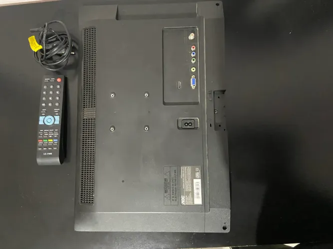 TV AOC 21,5? LCD Funcionando + Controle Universal