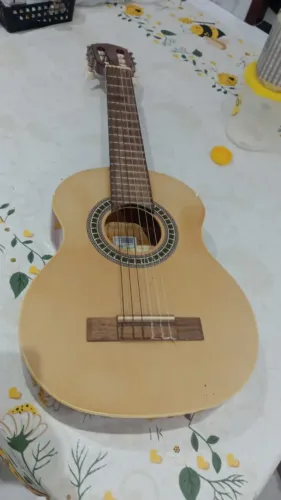 Violão Pequeno 