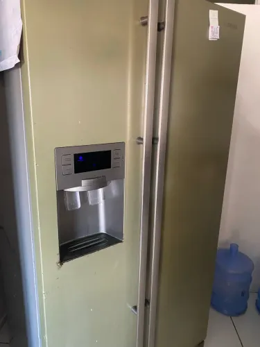 Geladeira Refrigerador Side By Side Hisense em ótimo estado de uso