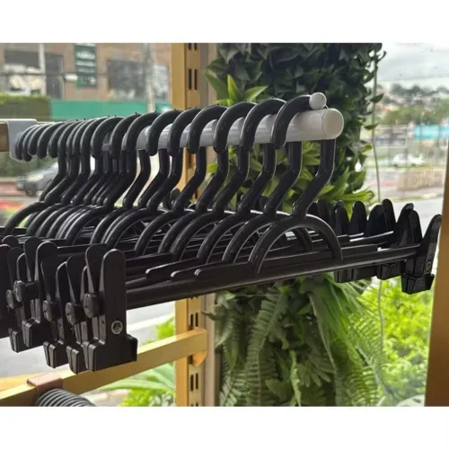 Cabide Com Presilha Saia Plastico Preto