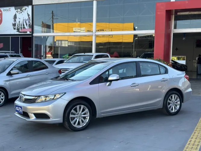 Honda Civic Sedan LXS 1.8/1.8 Flex 16V Mec. 4P 2013