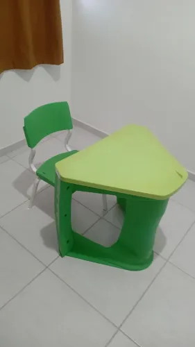 Mesa de estudo infantil plástica 