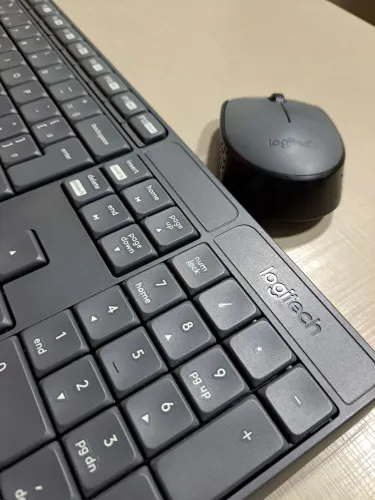 Combo Teclado + Mouse Logitech