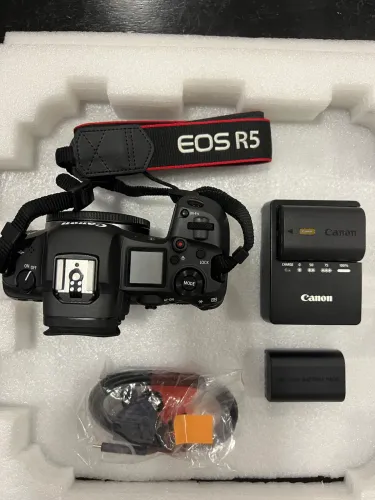 Canon Eos R5 completa com baixa contagem