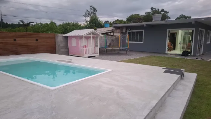 Alugo casa por diária praia da pinheira 