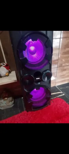 Caixa de som potente em ótimo estado!que animam qualquer ambiente ideal para festas com am
