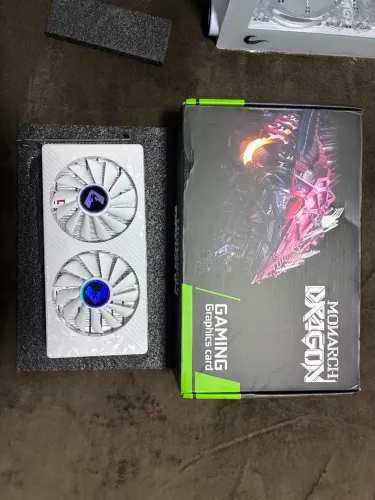Placa de Vídeo RX 580 8GB Branca NOVA