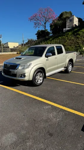 Toyota Hilux CD SRV D4-d 4X4 3.0 TDI Diesel AUT 2014