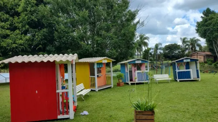 Casinha de madeira infantil