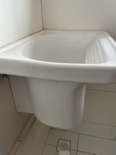 Pia de lavanderia- marca deca R$ 400,00