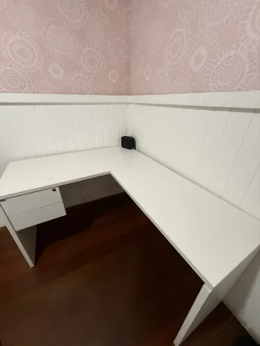 Mesa de Escritório com Gaveteiro (Shopping Matriz)