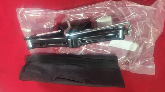 Macaco com Bolsa Suporte Citroën e Pneus Novo e original