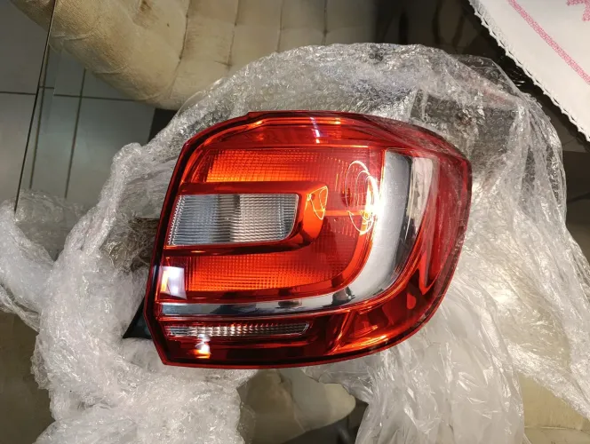 Lanterna direita Sandero 2015-2019 original Renault