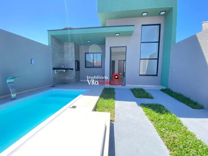Casa com piscina a 2 quadras do mar em Matinhos