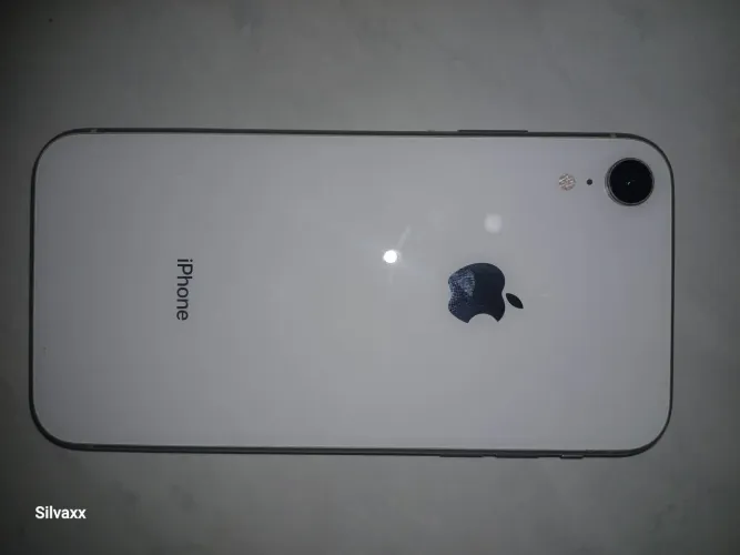Iphone xr bem conservado face id funcionando perfeitamente.