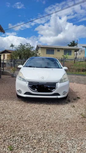 Peugeot 208 Griffe 1.6 Flex 16V 5P Aut. 2014