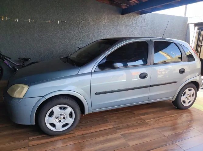 Chevrolet Corsa Hatchback 1.8 MPFI 8V 102cv 5P 2003