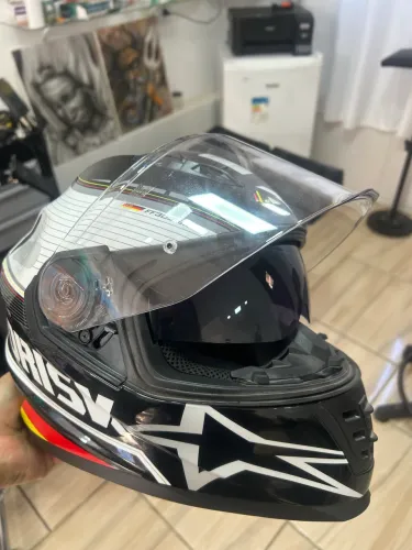 Vendo capacete norisk tamanho 56 zero sem detalhes