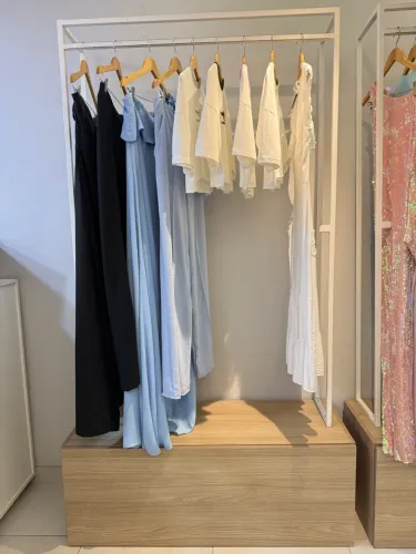 Arara para loja de roupas ou closet
