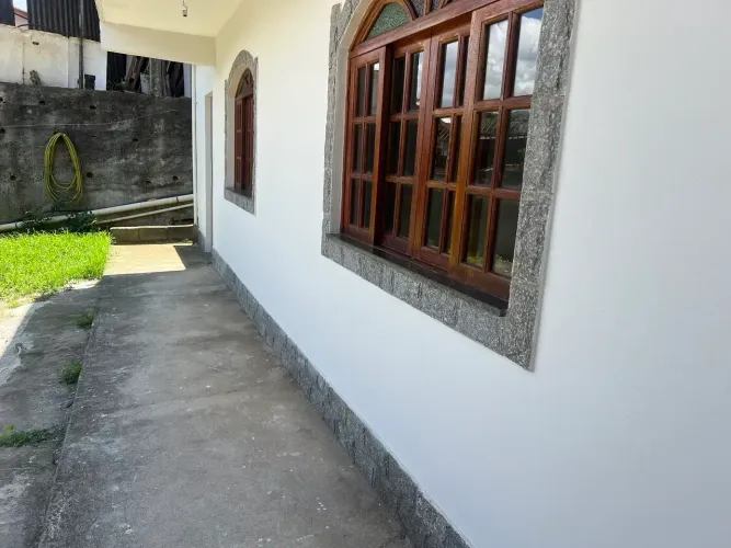 LOCAÇÃO, CASA FAZENDINHA/BEIRA LINHA, 01 QUARTO C/GARAGEM.