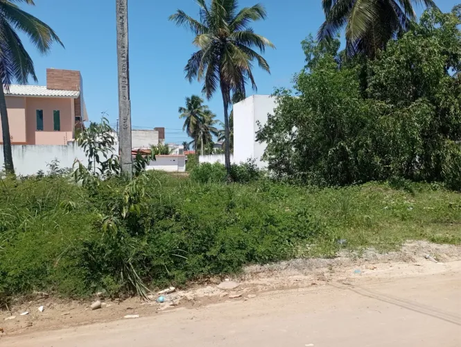 Terreno no loteamento praia Dourada