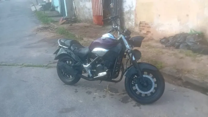 Moto custom ame 250 cc motor twister 