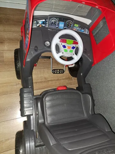 Caminhao infantil com pedal