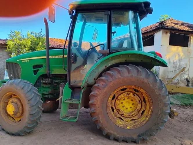 Trator Jonh Deere 5078 E é New hotand TL75E