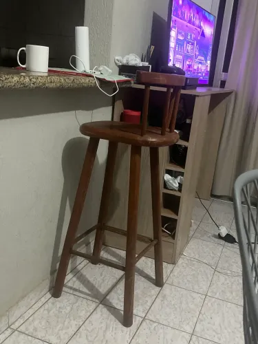 2 Bancos de madeira