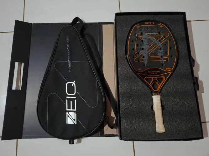 Raquete beach tennis ragnarok uruz 2026 carbono 18k semi nova.