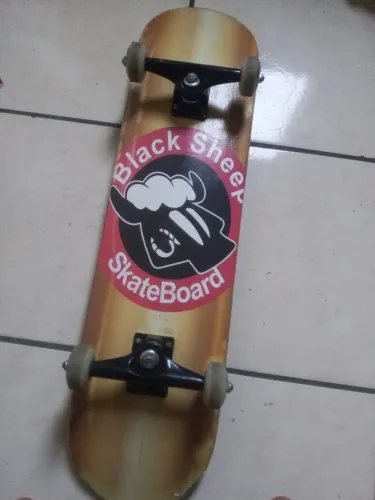 Skate com pouco tempo de uso