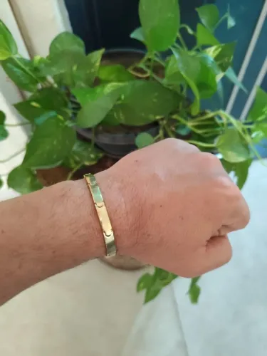 Bracelete moeda banhada a ouro 18k