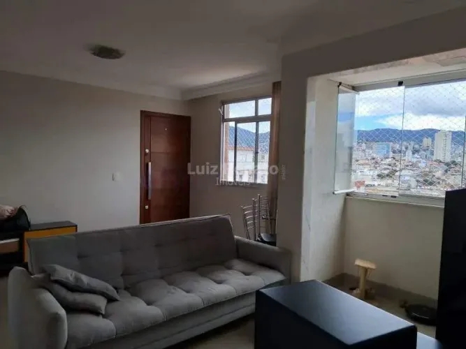 Apartamento à venda no bairro Sagrada Família