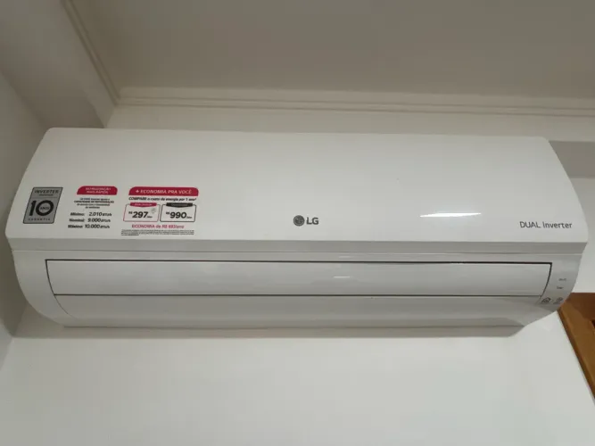 Ar Condicionado LG Dual Inverter 9.000 BTUs 220V - Excelente Estado
