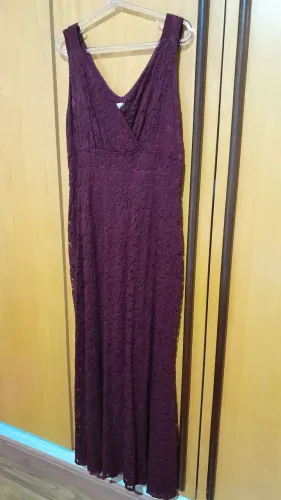 Vestido em Renda Marsala