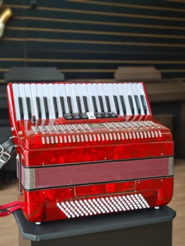 ACORDEON SCHIEFFER 120 BAIXOS VERMELHO PEROLADO (NO ESTADO) PARCELAMOS EM ATE 10X S/ JUROS