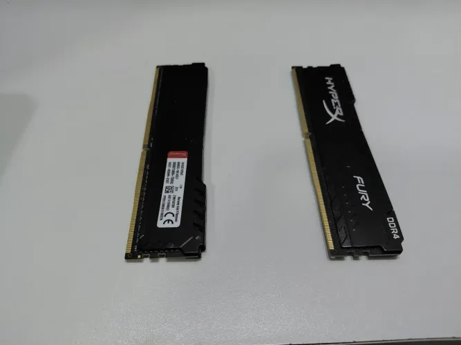 Memoria ddr4 3200mhz hyperX 16gb (2*8gb) dois pentes