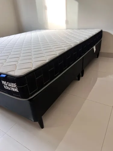 Cama Casal Queen Size