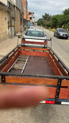 Reboque emplacado - muito novo 