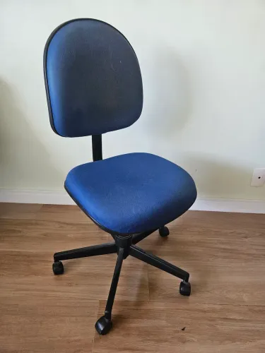 Cadeira escritório azul