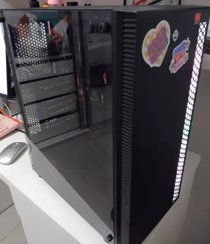 PC Gamer Ryzen 5 4600G 8GB RAM SSD 240GB Gabinete RGB cpu