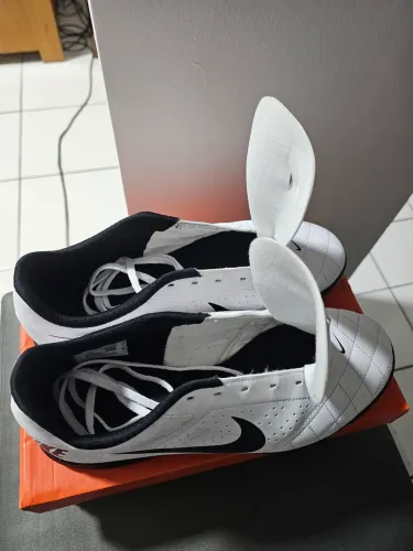 Chuteira society 40 Nike BECO TF 2 com 1 uso!