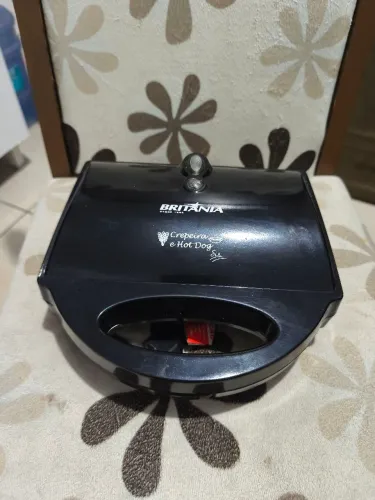 Crepeira Hot Dog six Britânia Elétrica 850w. 127v