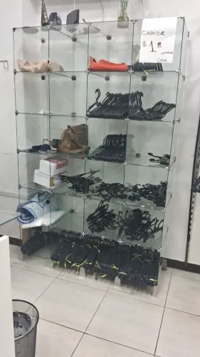 Pratileira de vidros 