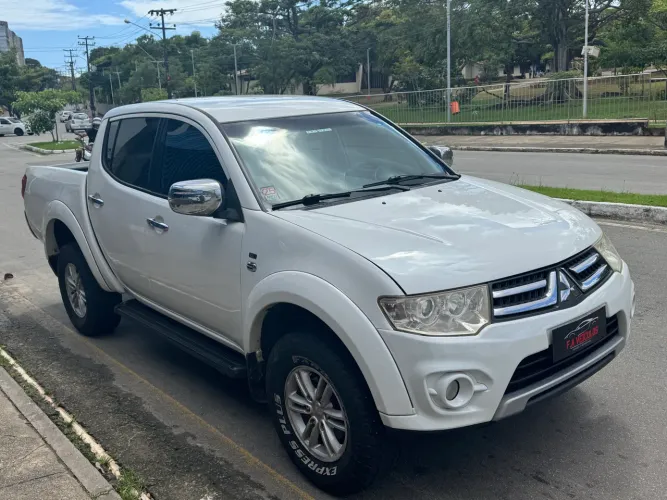 Mitsubishi L200 Triton HLS 2.4 Flex 16V CD Mec. 2017