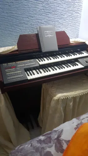 Órgão Organist Yamaha YX300